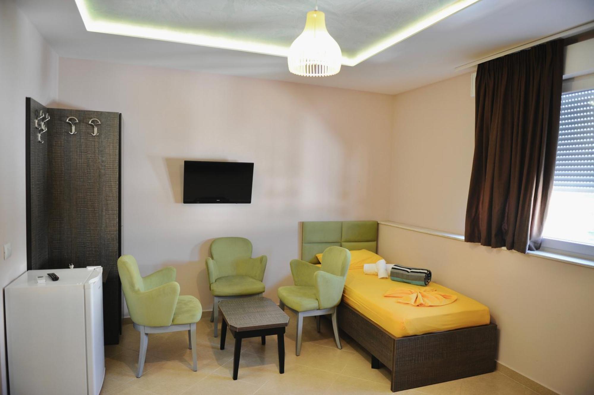 Hotel Fish Land Plazhi San Pietro Экстерьер фото